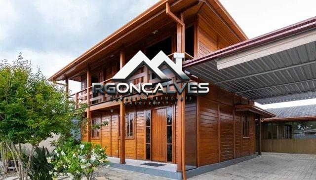 Sobrado de Alto Padrão no Centro de Piraquara –  Chalé Europa